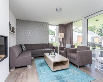 Modern and Child-friendly Villa in Limburg - Roggel - Вітальня