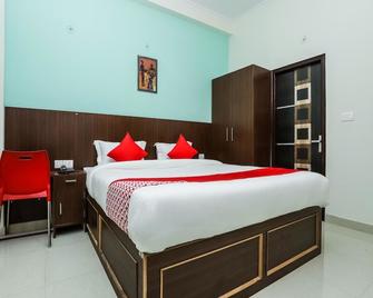 OYO 29022 Golden Imperial - Greater Noida - Schlafzimmer