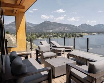 The Holiday House - Spectacular Views - Lakefront - Hot Tub - Invermere - Balkon