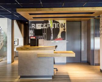 Ibis Budget Versailles Château Saint Cyr - Saint-Cyr-l’École - Edificio