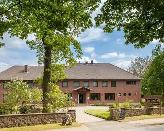 Hotel Restaurant Zur Linde - Altenmedingen - Bygning