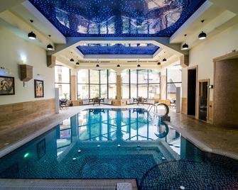 Elegant Hotel & Resort - Tsaghkadzor - Pool