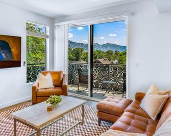 Sugarhouse! Mountain View 3br, 2ba Gym, Parking - Salt Lake City - Sala de estar