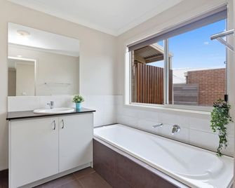 32 Scenic Apollo - Apollo Bay - Μπάνιο