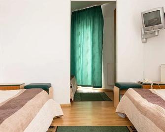 Hotel Beta - Cluj Napoca - Bedroom