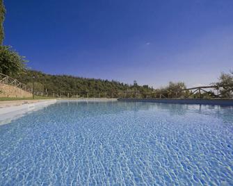 Agriturismo Henni - Cortona - Svømmebasseng