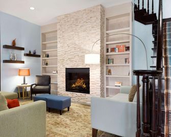 Country Inn & Suites by Radisson, Brunswick I-95 - Brunswick - Vardagsrum