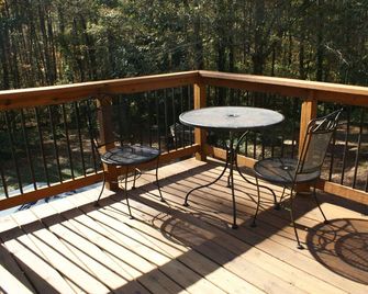 Norah's Nest 'Step into your own private retreat!' - Woodstock - Balcony