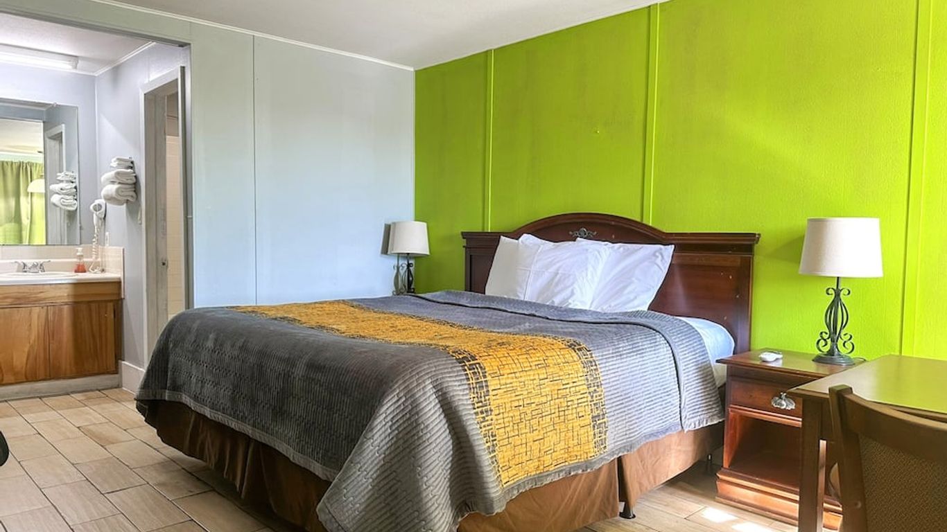 OYO Hickory House Inn