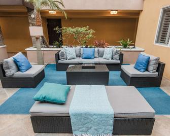 Best Western Plus Manhattan Beach Hotel - Manhattan Beach - Gebäude