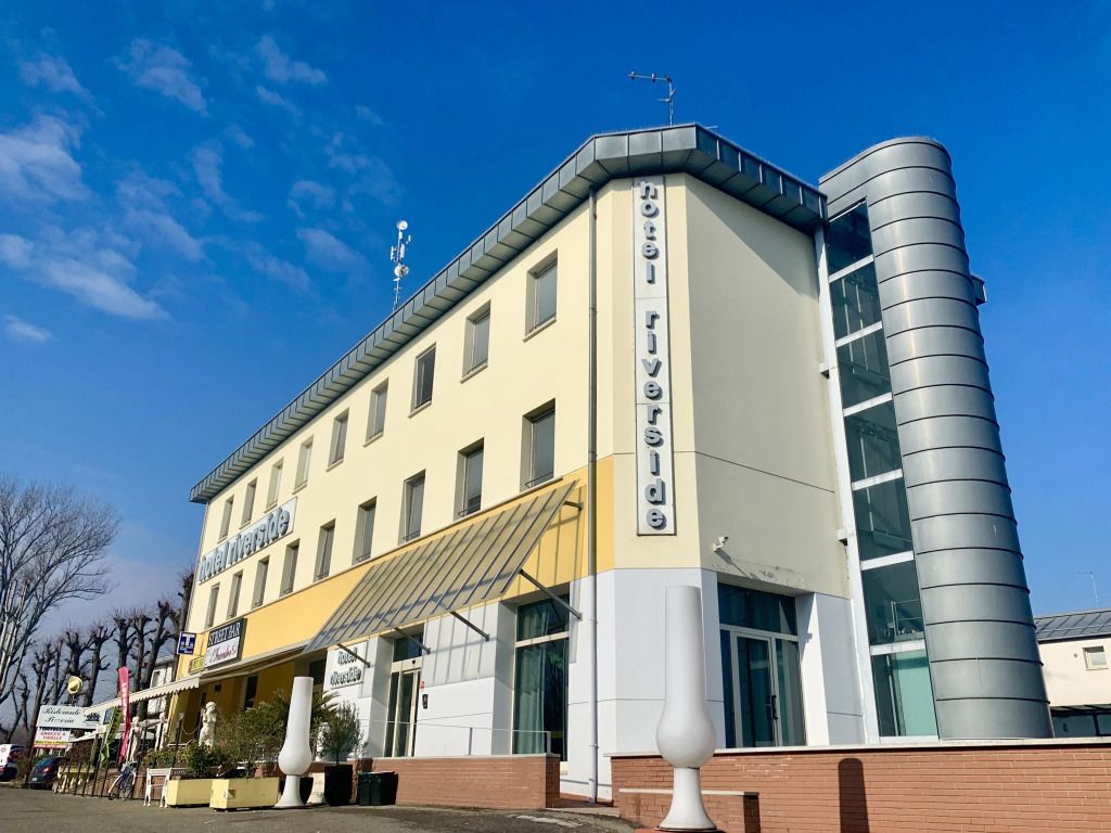 Hotel Riverside thumbnail 2