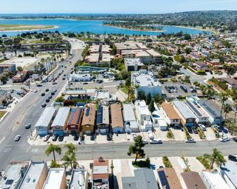 Mission Bay View Home - San Diego - Building