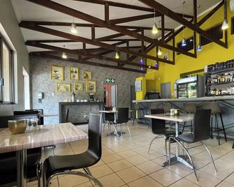 Travel Lodge - Middelburg - Bar