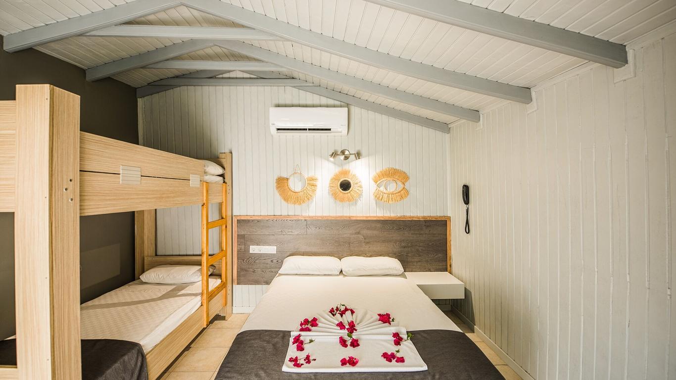 Leda Beach Hotel