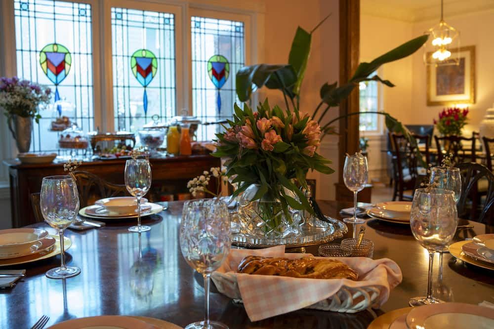 Inn at Rose Hall - יורקה ספרינגס - מסעדה