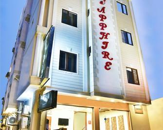 Hotel Sapphire Opposite Golden Temple - Amritsar - Rakennus