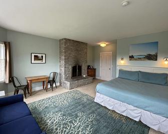 #1tripadvisor-Waterviews-Fireplace-King Bed-Soaking Tub - Lopez Island - Bedroom