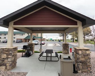 My Place Hotel- Cheyenne, WY - שאיין - פטיו