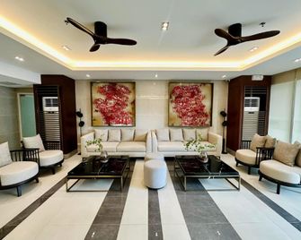Red Staycation Hub | Red Res B01-1002 - Manila - Lobby
