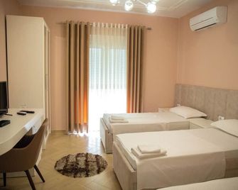 Vila Merkaj - Berat - Bedroom