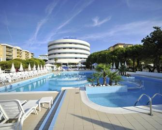 Hotel Corallo - Bibione - Piscina