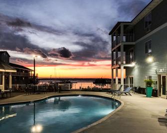 Marina Bay Hotel & Suites - Chincoteague - Svømmebasseng