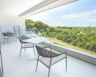 Joel Hotel - Novalja - Balkon