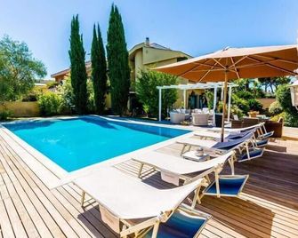 B&B Le Lanterne - Castel Porziano - Pool