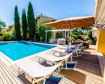 B&B Le Lanterne - Castel Porziano - Pool