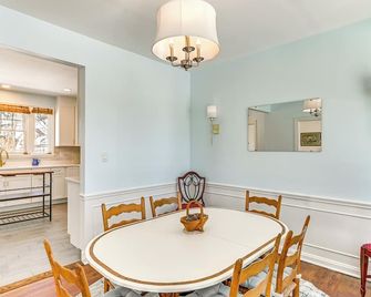 Bright Home Near Pine Lake With Deck And - LaPorte - Dining room