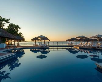 بارك رويال بيتش واتولكو - بسعر شامل جميع الخدمات - سانتا ماريا واتولكو - حوض السباحة