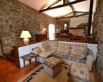 Country villa with private pool near Guimarães - Guimarães - Sala de estar