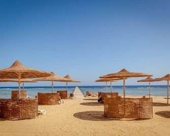 Silver Beach Boutique Hotel - Al Quşayr - Beach