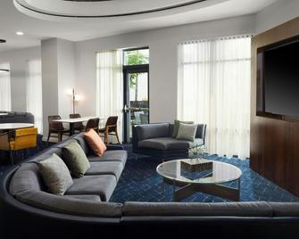 Courtyard by Marriott Washington Capitol Hill/Navy Yard - Washington, D.C. - Living room