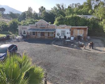 Captivating Barn-Blacksmith Shop Nearby Giant Sequoias - Springville - Building