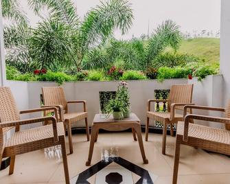 Ella Heaven Inn - Boutique Eco Mountain Villa With Pool - Ella - Balcony