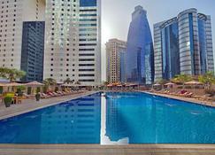Ezdan Hotel - Doha - Pool