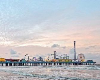 Texas City Home - Work or Play Near Galveston Bay - Texas City - Beach