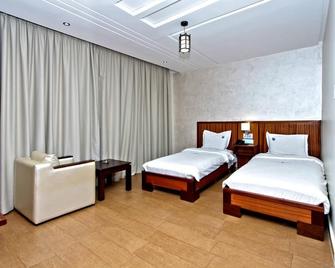 Hôtel La Perla - Al Hoceïma - Bedroom