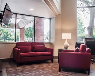 Comfort Inn - Simcoe - Lobby