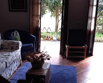 Welcoming House in Aljezur - Aljezur - Living room