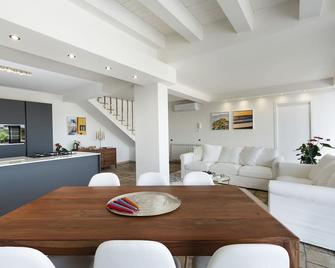 Camemi - Borgo Bonsignore - Comedor