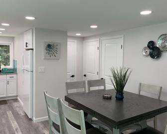 Free 50 Amp Ev Charger Modern New, Hottub, A/C, Webber Grill, 2 Decks, Firepit - Fleischmanns - Comedor