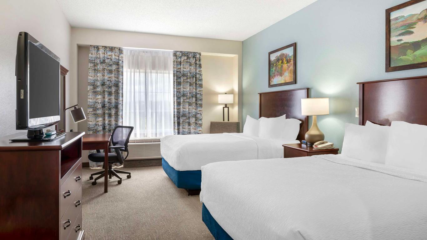 Best Western Plus Crossroads Inn & Suites