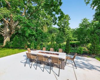 500 House - Unit A - Mequon - Terasa