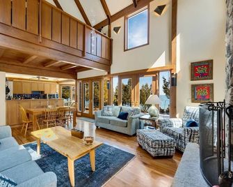 Large Lake House | Door County | Cave Point Park - Sturgeon Bay - Huiskamer