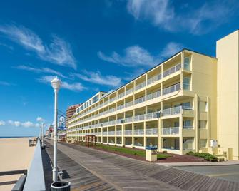 Days Inn by Wyndham Ocean City Oceanfront - Ocean City - Building
