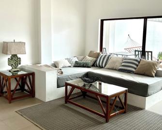 Flip Flop House - Cozy house in the heart of town - Puerto Villamil - Wohnzimmer