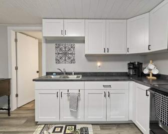 Tiny House Jewel in Brockport! - Brockport - Keuken