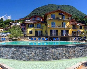 La Collinetta - Vercana - Pool